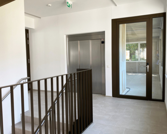 Moderne Bürolösung in Neubau