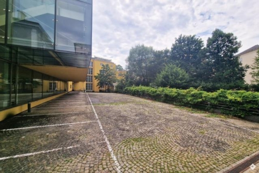 Außenparkplätze im Andräviertel zu vermieten