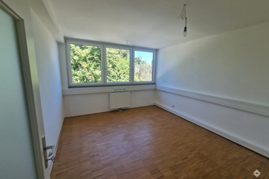 Lichtdurchflutete, hochwertige Einzelbüros