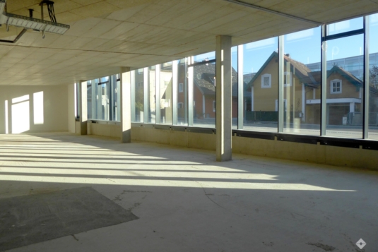 Großzügig und modern im Nahversorgerzentrum Itzling