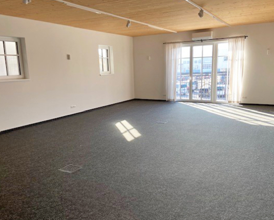 Modernes Büro in einem eindrucksvollen Bürohaus