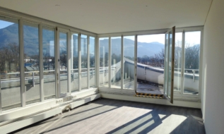 Traumhaftes Penthouse-Büro mit Terrassen