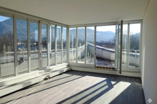 Traumhaftes Penthouse-Büro mit Terrassen