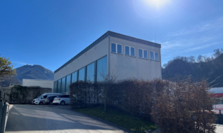 Zentral gelegene Büro-Lager-Kombination