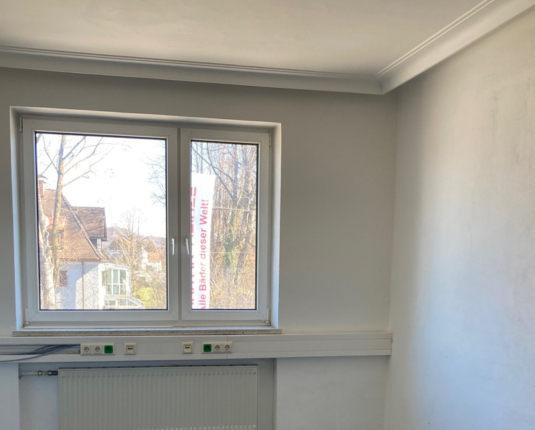 Büro mit Balkon in Liefering zu vermieten.