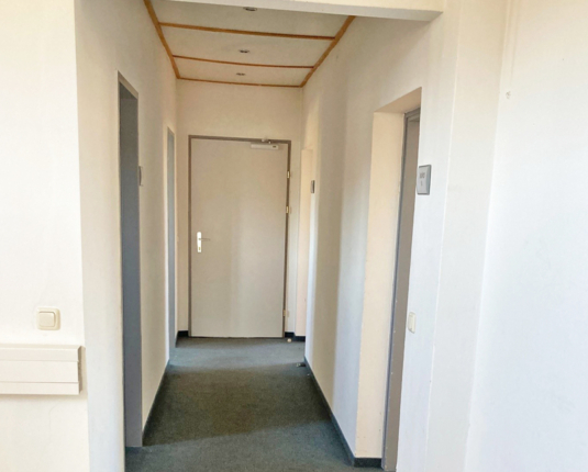 Büro mit Balkon in Liefering zu vermieten.
