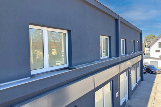 Büro mit Balkon in Liefering zu vermieten.