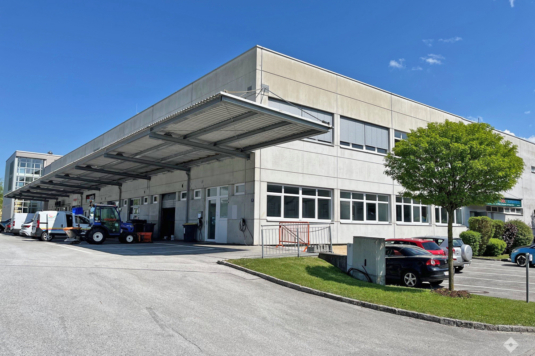 Büro und Lagerkombination nähe Autobahnabfahrt Salzburg Nord zu vermieten