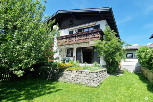 Wohnen mit Garten – Doppelhaushälfte mit Terrasse und Balkon