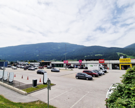 Geschäftsfläche in FMZ nahe Autobahn