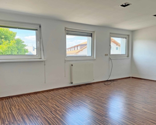 Attraktive Wohnung/ Büro Kombination mit Terrasse in Seekirchen am Wallersee