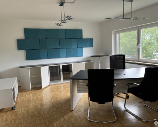 Vielseitige Betriebsliegenschaft mit Büro- und Lagerflächen