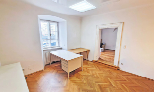Altbau-Büro mit barrierefreiem Aufzug in der Salzburger Altstadt