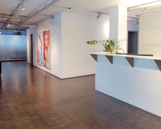 Stylische Büro- und Ausstellungsflächen