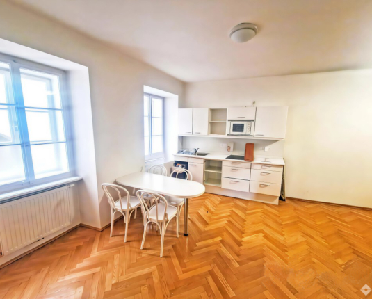 Altbau-Büro mit barrierefreiem Aufzug in der Salzburger Altstadt