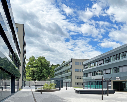 Erstbezug – Büroflächen in modernem Gewerbepark zu vermieten