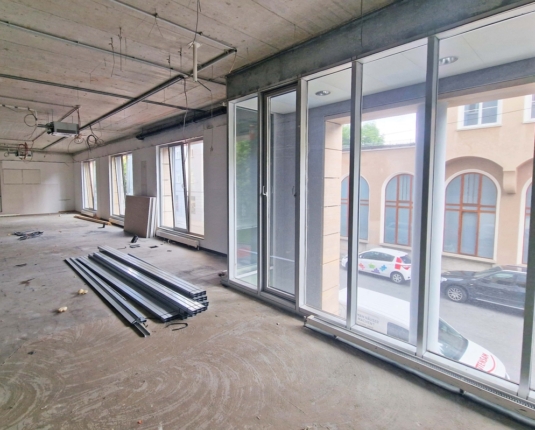 Renoviertes Büro im Andräviertel