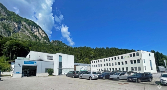 Funktionelle Betriebsliegenschaft in praktischer Lage