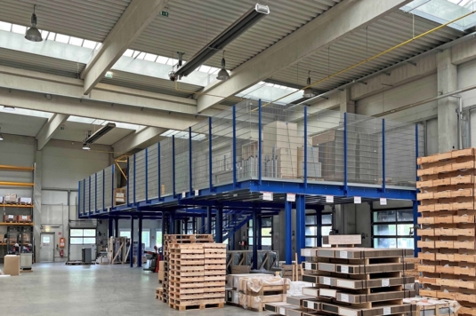 Hallenflächen mit Büros in Puch zu vermieten