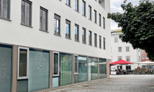 Top-Investment im Herzen von Vöcklabruck: Geschäftslokal mit Bestandmieter