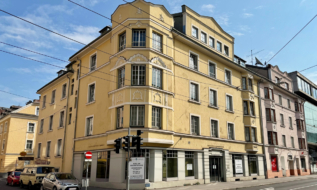 Gut sichtbare Geschäftsfläche mit optimaler Verkehrsanbindung