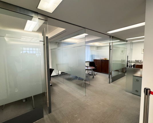 Gut sichtbare Geschäftsfläche mit optimaler Verkehrsanbindung