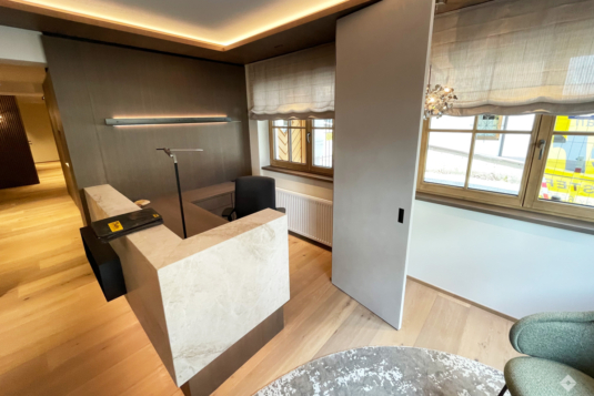 Exklusives Anlageobjekt: Moderne Praxis im Zentrum von Kitzbühel
