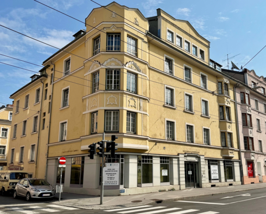 Verkehrsgünstige und gut einsehbare Geschäftsfläche