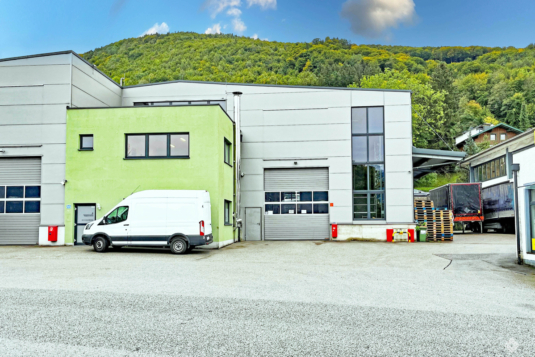 Lagerflächen mit Büro in Hallwang zu vermieten