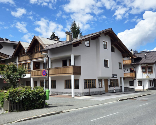 Exklusives Anlageobjekt: Moderne Praxis im Zentrum von Kitzbühel