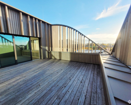 Penthousebüro mit Terrasse