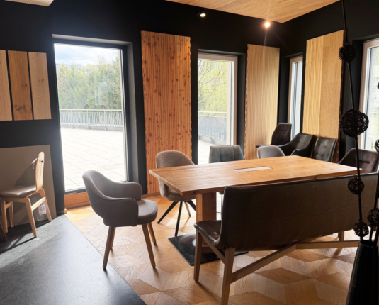 Modernes Büro/ -Showroom/ -Lagerkombination nähe Autobahn