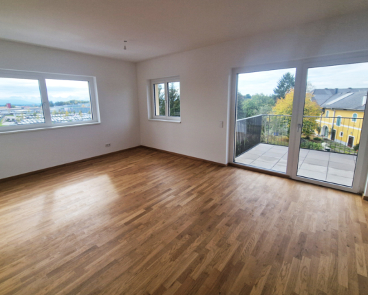 Helle 3- Zimmer-Neubauwohnung mit riesigem Westbalkon