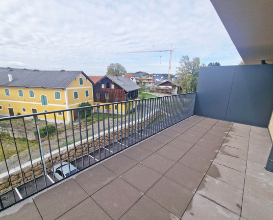 Helle 3- Zimmer-Neubauwohnung mit riesigem Westbalkon