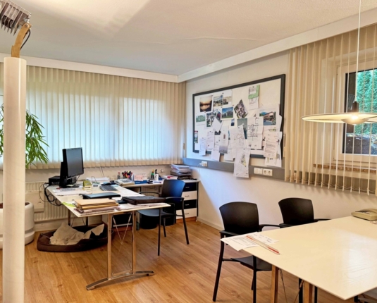 Ruhiges und gepflegtes Büro im Stadtteil Aigen