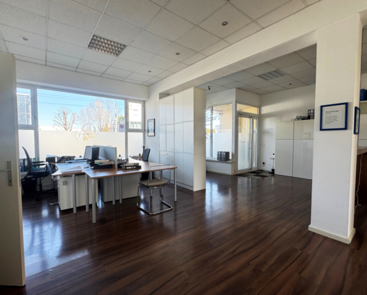 Großzügige, lichtdurchflutete Bürofläche in Flughafennähe