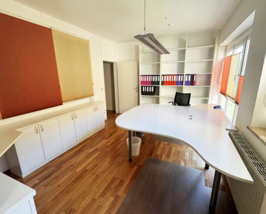 Großzügige, lichtdurchflutete Bürofläche in Flughafennähe