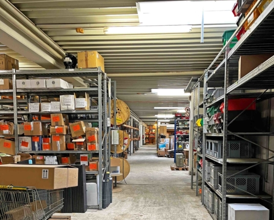 Betriebsliegenschaft in praktischer Lage zur Miete