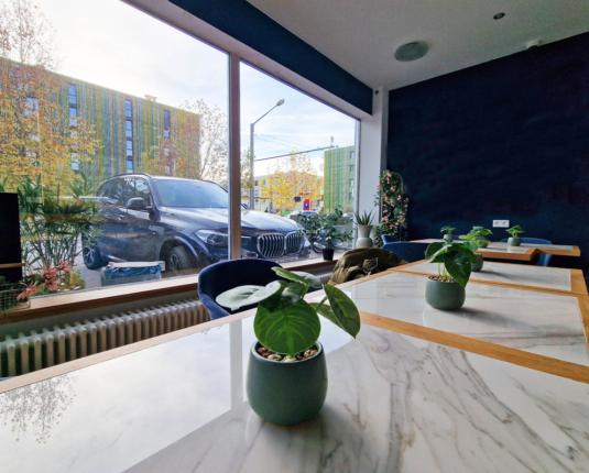 Betriebsbereite Gastro mit Inventar