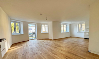 Erstbezug: Traumhafte Wohnung mit Sauna und Garten