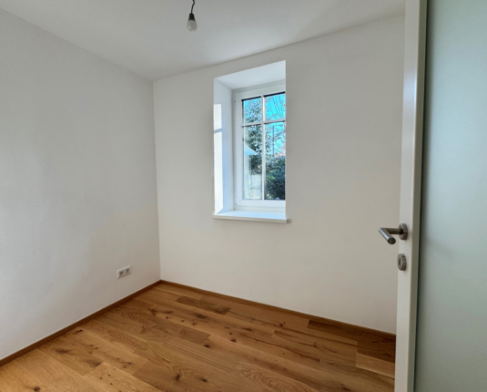 Erstbezug: Traumhafte Wohnung mit Sauna und Garten