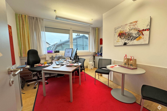 Zentrales Büro mit Geschäftslokal und guter Anbindung in Maxglan