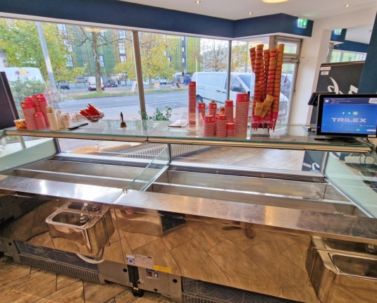 Betriebsbereite Gastro mit Inventar