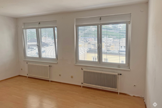 Kleines Büro nähe Mirabellgarten mit Festungsblick