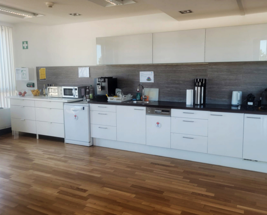 Großzügige Büroeinheit in verkehrsgünstiger Toplage