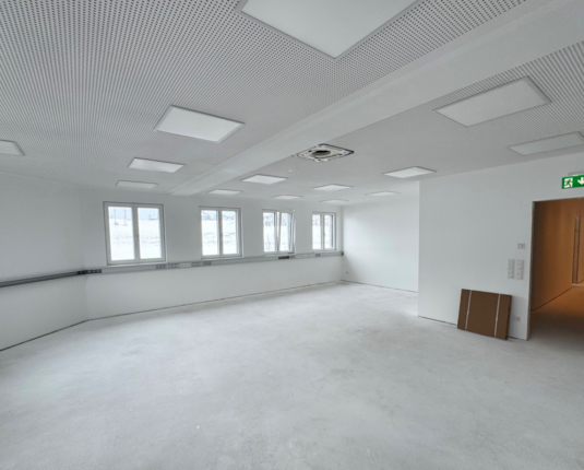 Große Büroflächen in Seekirchen – Erstbezug!