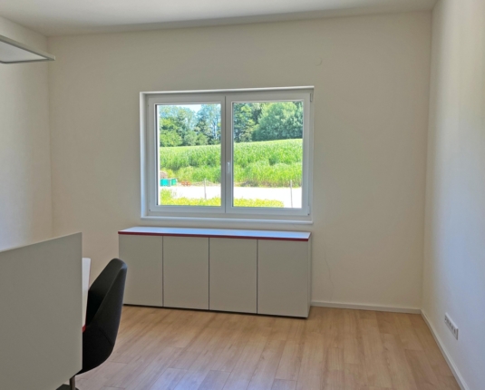 Moderne Büroflächen in neuwertiger Betriebsliegenschaft zur Miete