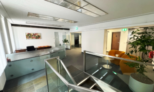 Gut frequentierte und verkehrsgünstig gelegene Geschäfts- oder Bürofläche