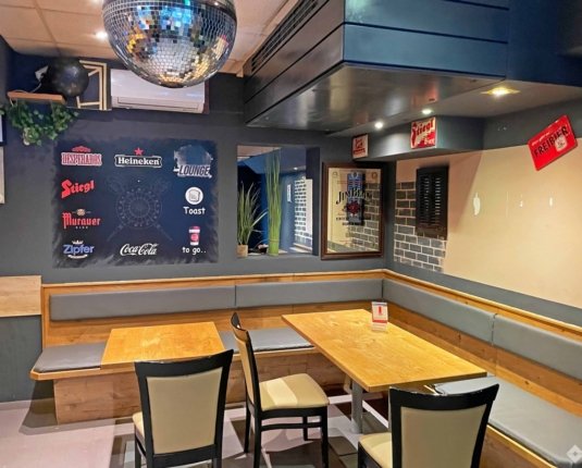 Vielseitig nutzbares Geschäftslokal in Frequenzlage