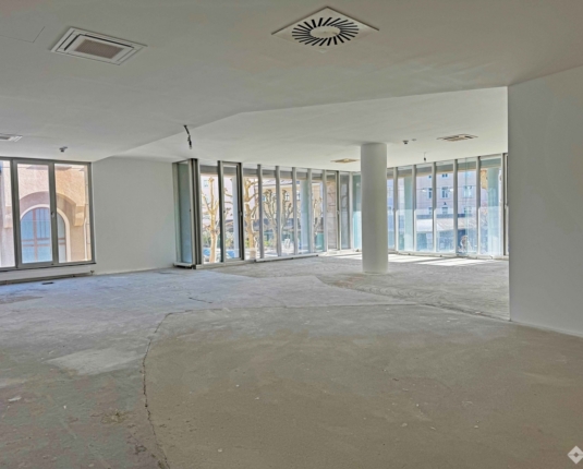 Helle, renovierte Bürofläche mit Gestaltungspotenzial im beliebten Andräviertel